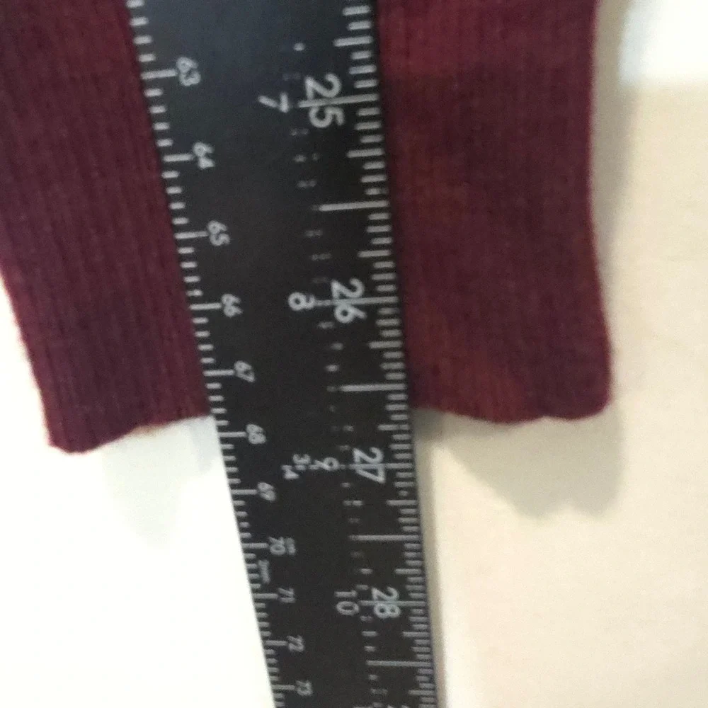 J.Lindeberg Lymann Burgundy 100% Merino Wool V-Neck‎ Sweater Men's Large